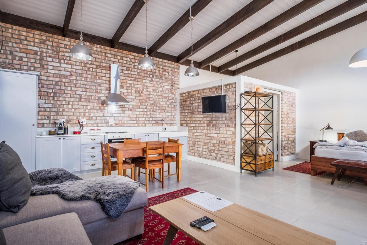 Alte Villa Boutique Hotel Luderitz Bagian luar foto
