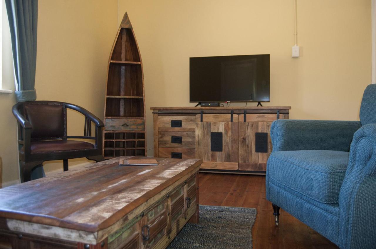 Alte Villa Boutique Hotel Luderitz Bagian luar foto