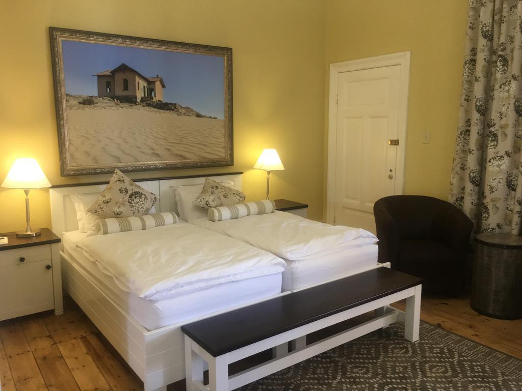 Alte Villa Boutique Hotel Luderitz Bagian luar foto